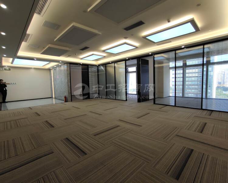 宝安中心区豪装办公室配家私空调大小面积均有