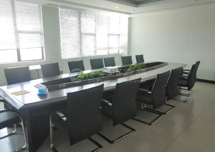 黄埔区东兴汇市场附近精装修办公室出租600平方带家具带空调3