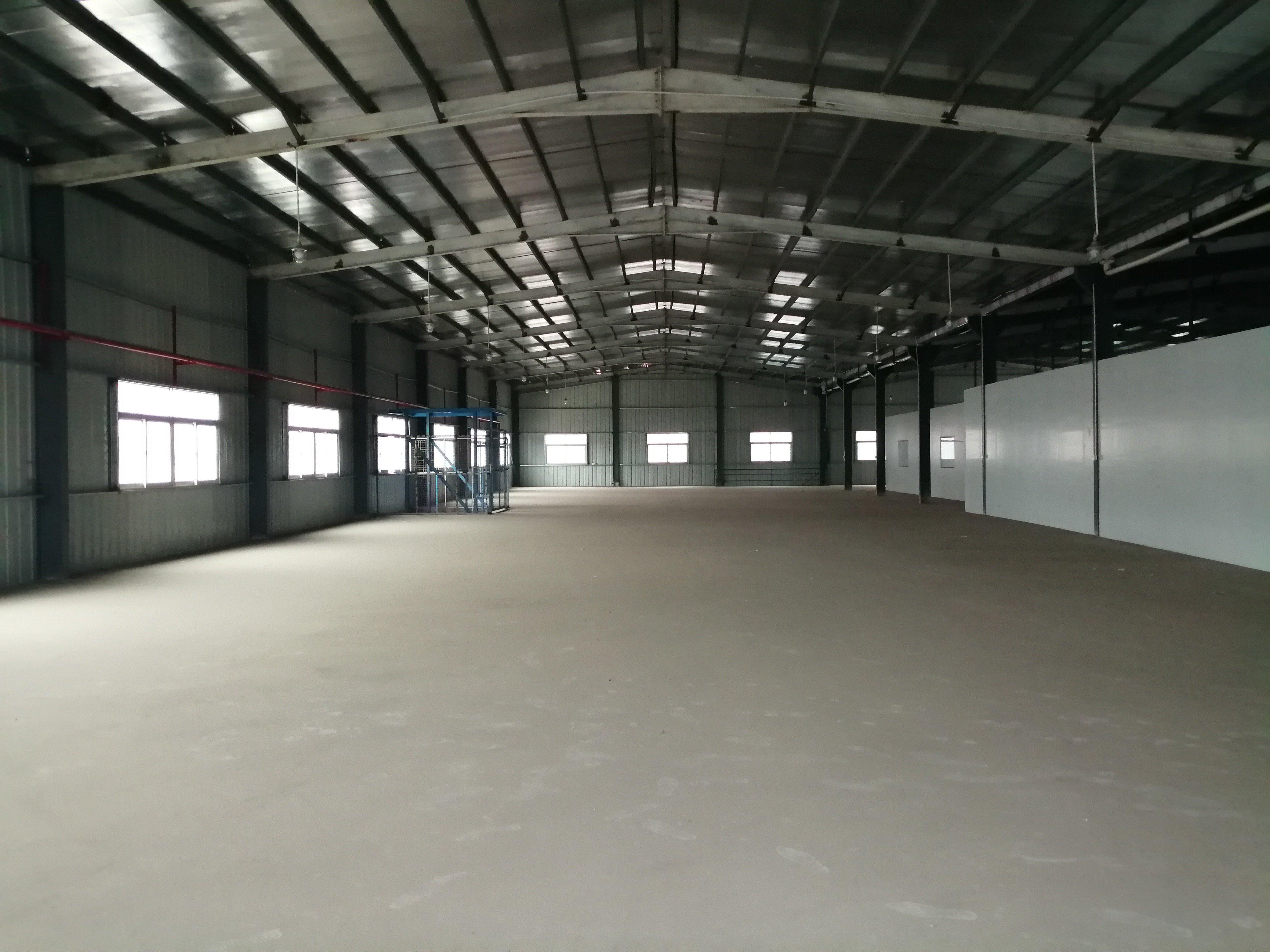 清溪钢构厂房出租2000㎡,滴水6.5米,现成精装办公室!