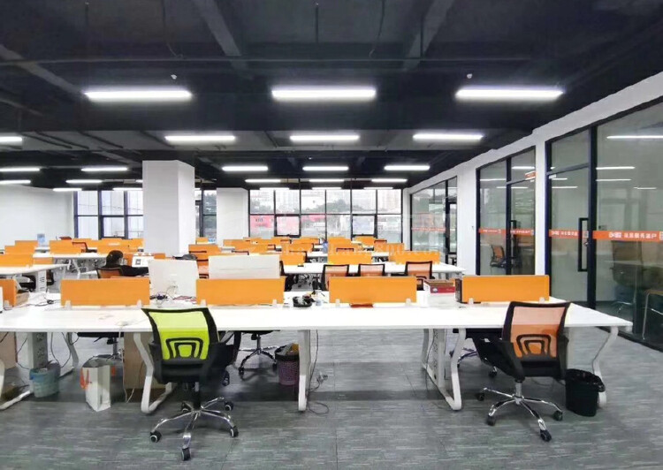 龙华清湖的地铁站新空出精装修办公室1330平方米出租高使用率9