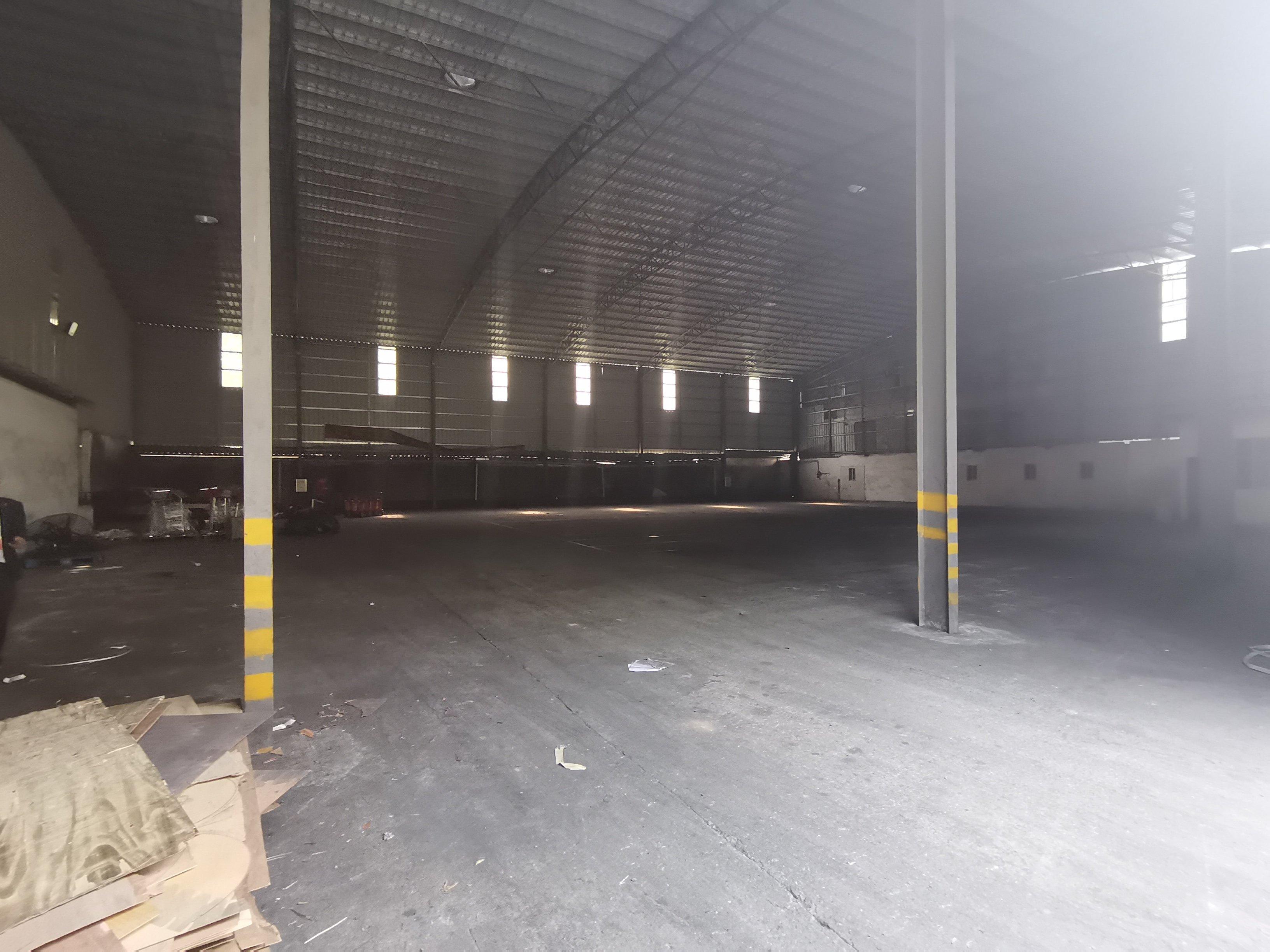 广州天河珠吉快速路边滴水8米物流仓库出租