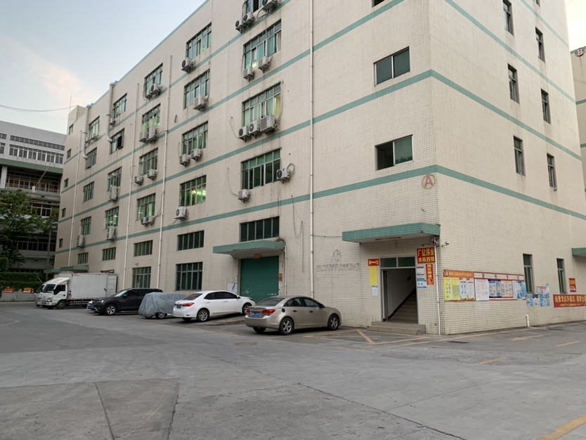 龙华布龙路边原房东厂房2楼1100平出租,空地大