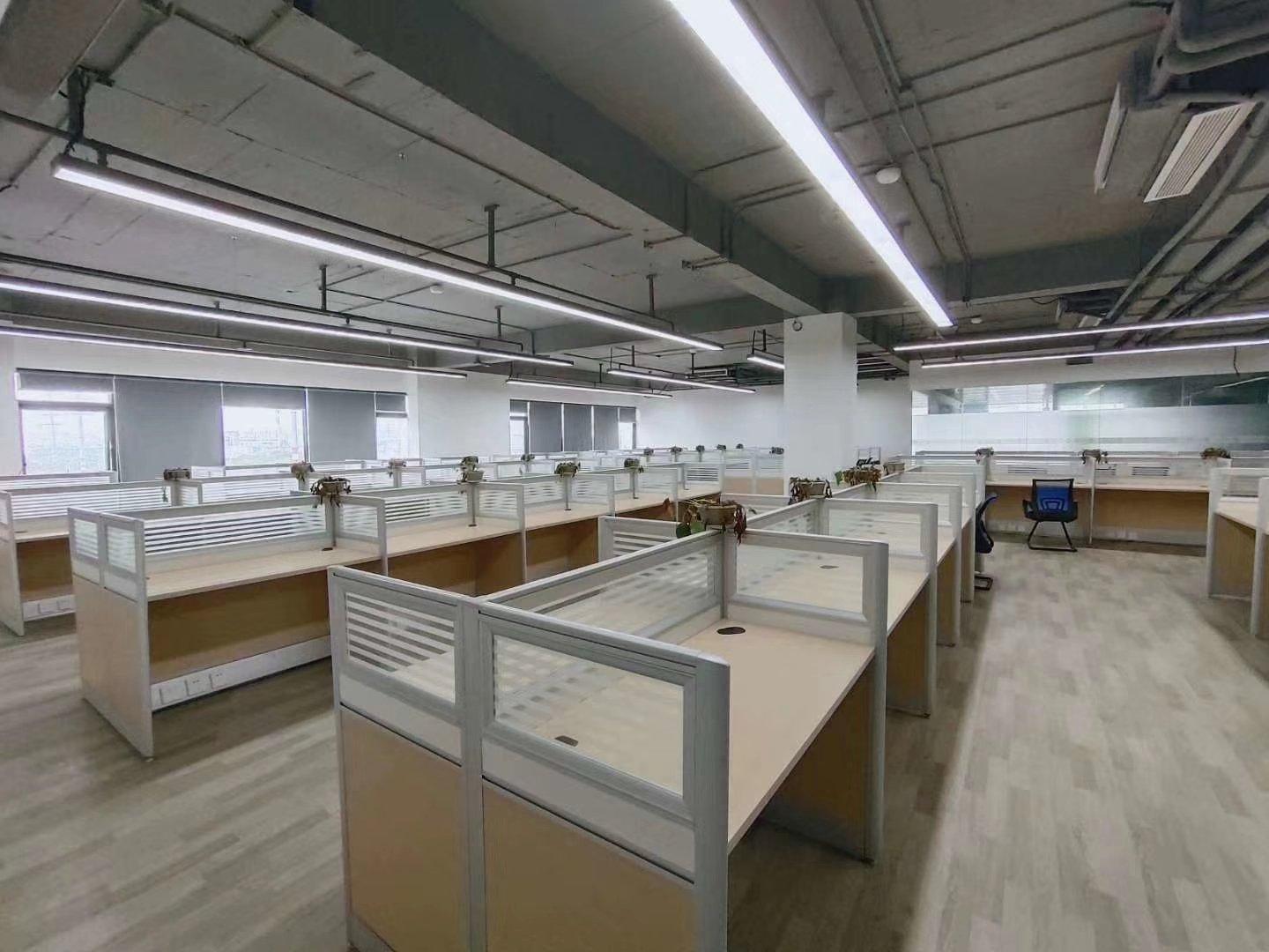 黄埔经济开发区新出楼上带豪华装修办公室4380平方出租