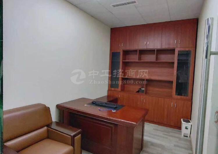黄埔经济开发区新出楼上带豪华装修办公室4380平方出租2