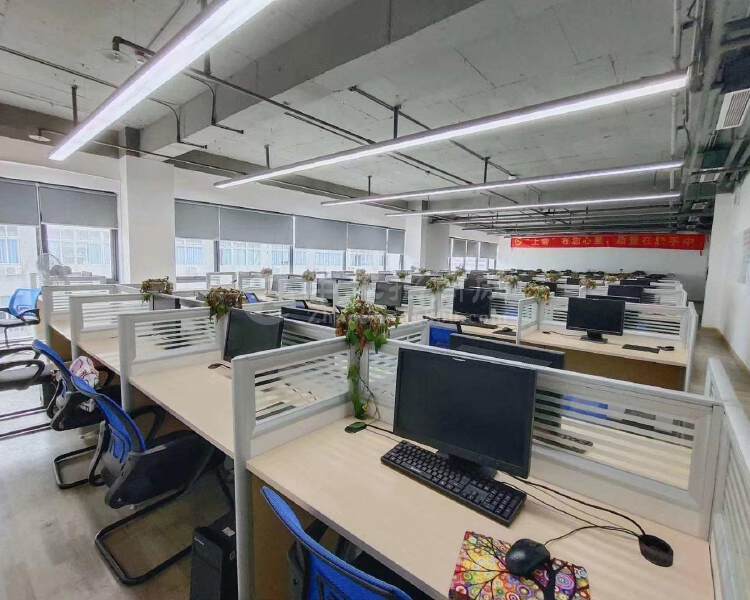 黄埔经济开发区新出楼上带豪华装修办公室4380平方出租
