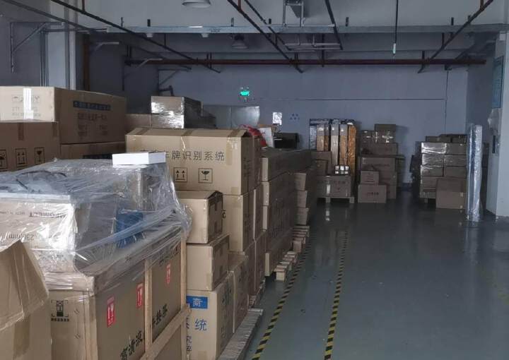 光明甲子塘精装修办公室,办公 仓库,有中央空调,带隔间