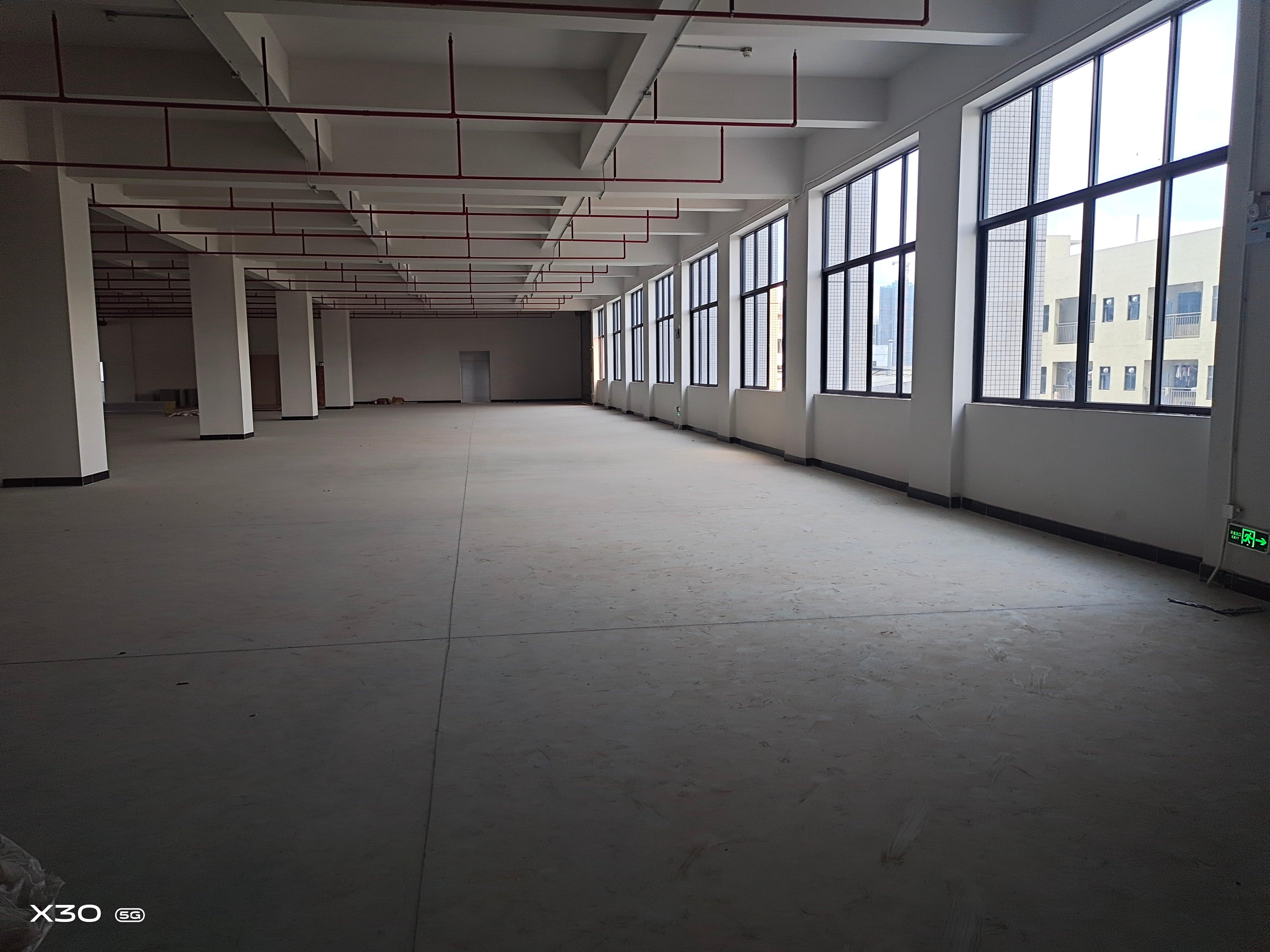 所在区域:广东 东莞 黄江  出租总面积:2000平米办公室面积:按需分配