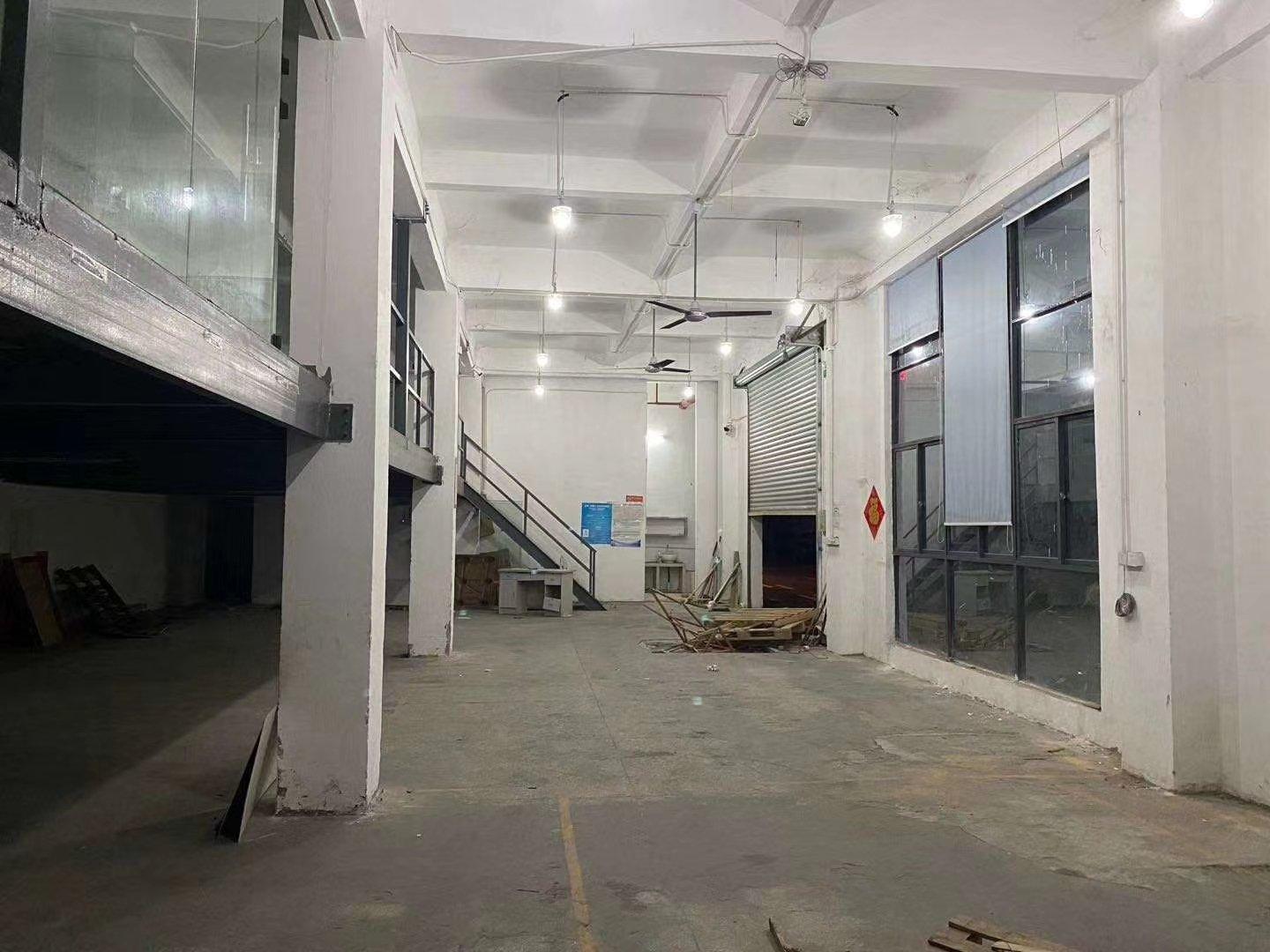 福永凤凰一楼500平米带阁楼装修物流仓库出租