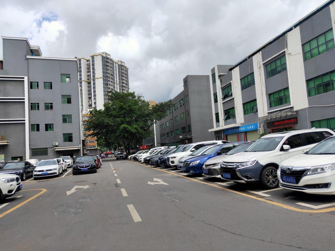 龙华龙胜地铁口附近新出楼上500平,豪华精装修,水电齐全