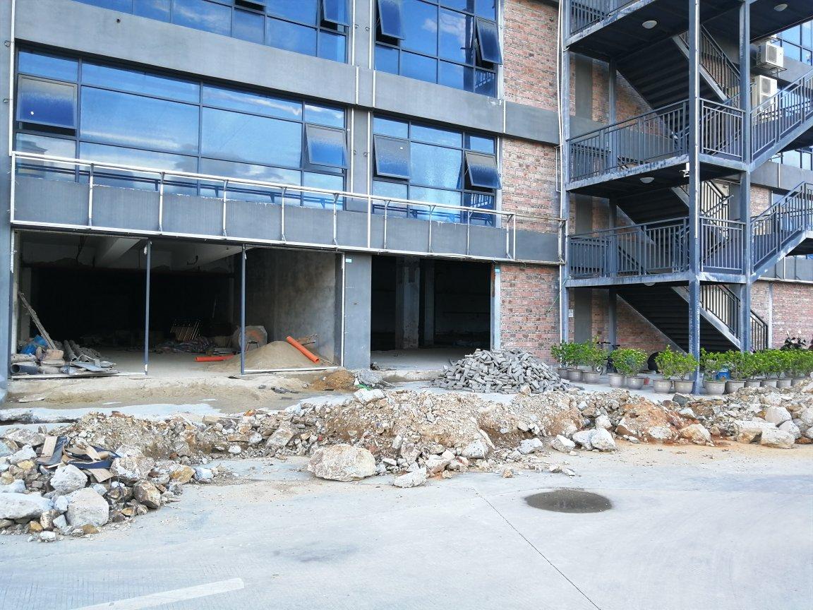 平方物流仓库  所在区域:广东省 深圳市 宝安 福永 仓库面积:2000平米