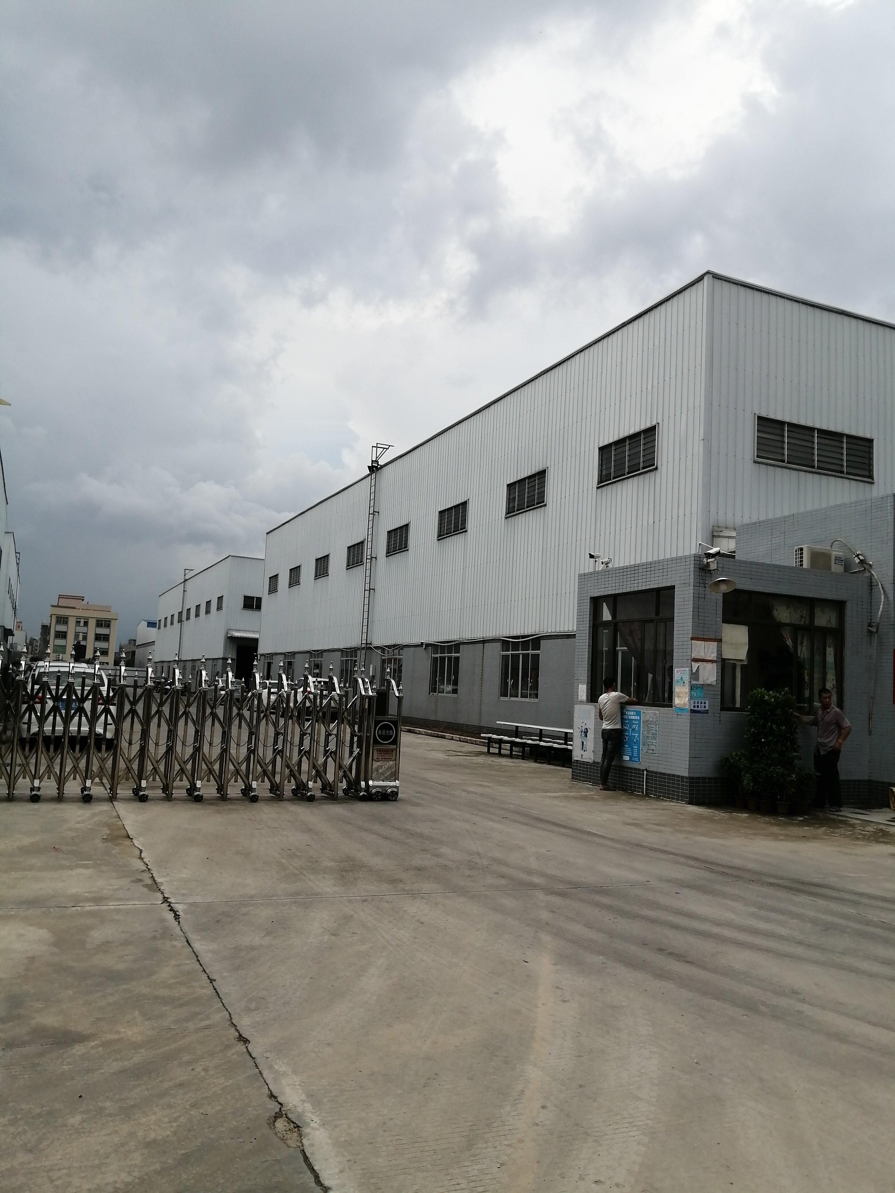 石湾镇大型工业园滴水九米钢构厂房分租1000方