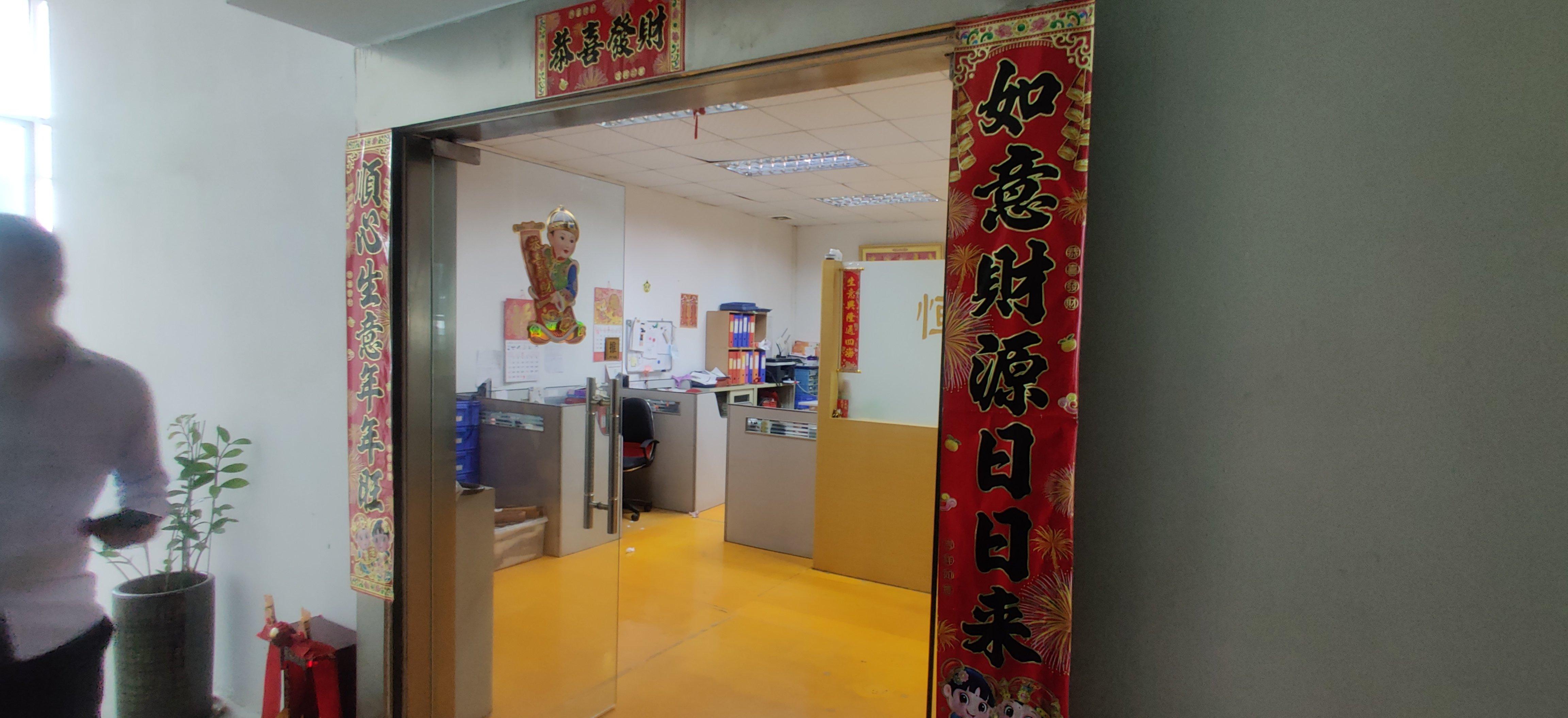 凤岗镇金凤凰900㎡价钱便宜原房东厂房形象好空地大