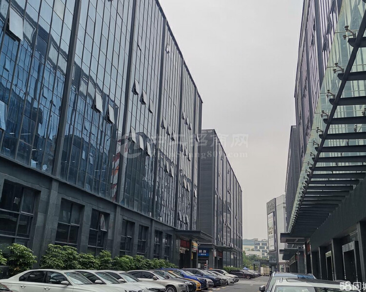 出租！福永地铁口，落地窗精装商务风，办公室124平2加1户型