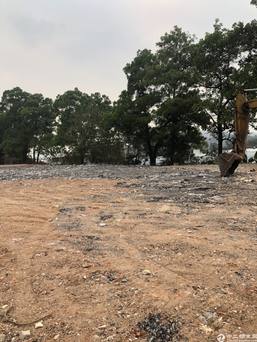 新塘镇荔新公路旁两万平方空地招租，可做堆场，做停车场2