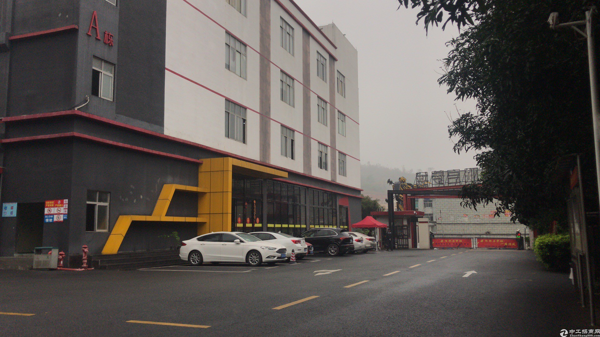 龙岗宝龙工业园3万平方厂房出租500平仓库，大小分租有办公室