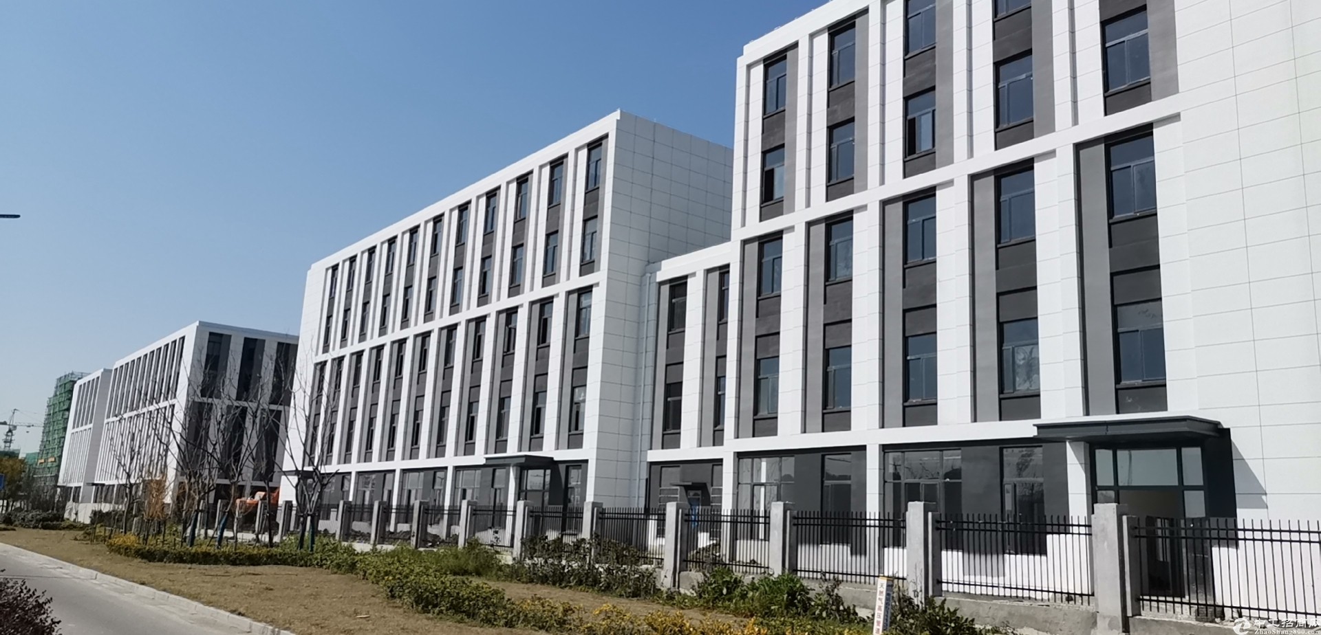 独栋厂房 稀缺三层首层7.2米高架旁生产型厂房工业用地2楼承重一吨