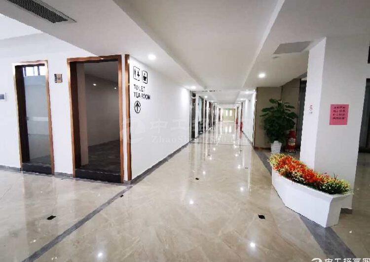 广州北站地铁口创意园305平方办公室出租户型方正定制装修1