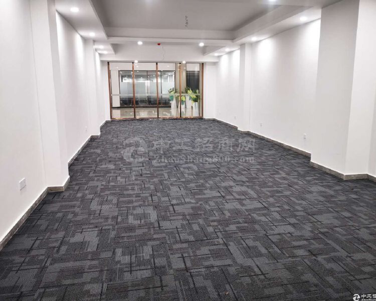 广州北站地铁口创意园305平方办公室出租户型方正定制装修