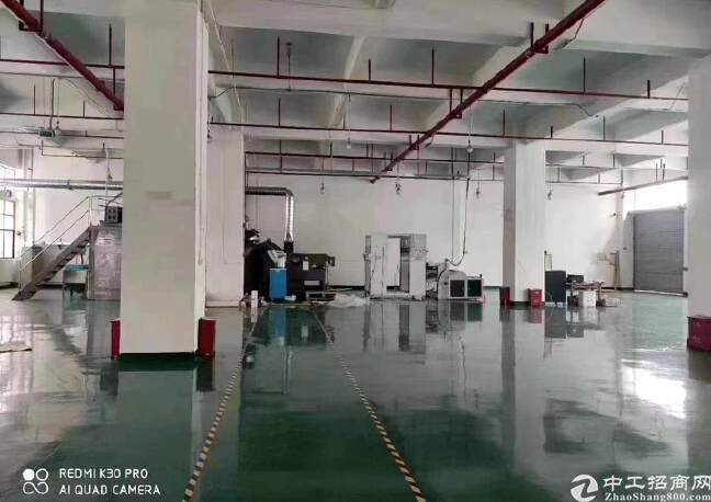 布吉秀峰工业城甘坑地铁口一楼仓库1599平方出租
