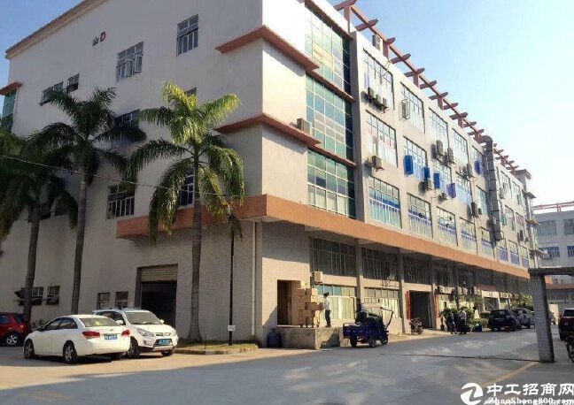 布吉秀峰工业区新出一楼标准厂房出租高5米1600平仓库物!