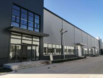 园区内单层重工业厂房出售，面积3000-20000平米。