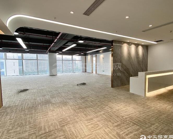 布吉李朗办公室出租，甲级写字楼高端宽敞，大小面积组合3
