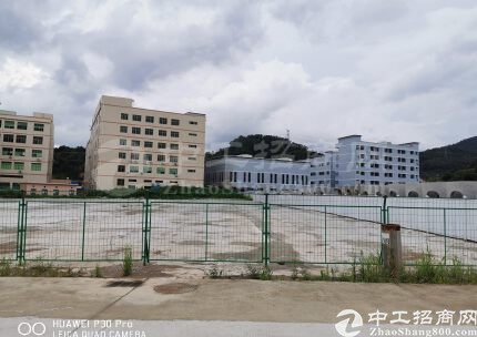 深圳市平湖12000平方红本国有土地出售。1