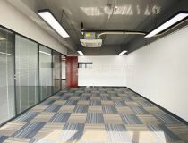 龙华清湖地铁口原房东楼上精装修350平米带隔间办公室出租