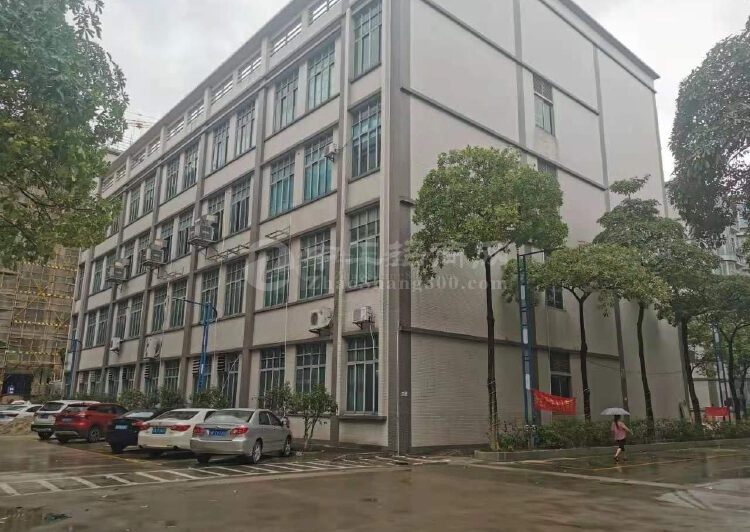 圳龙岗占地52亩工业用地出售建筑面积99534.平方2