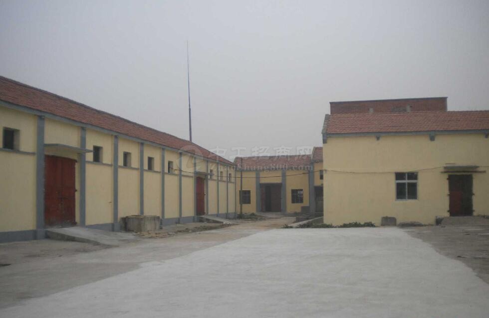 濮阳县杨拐师范学校后面整院出租，可做厂房仓库
