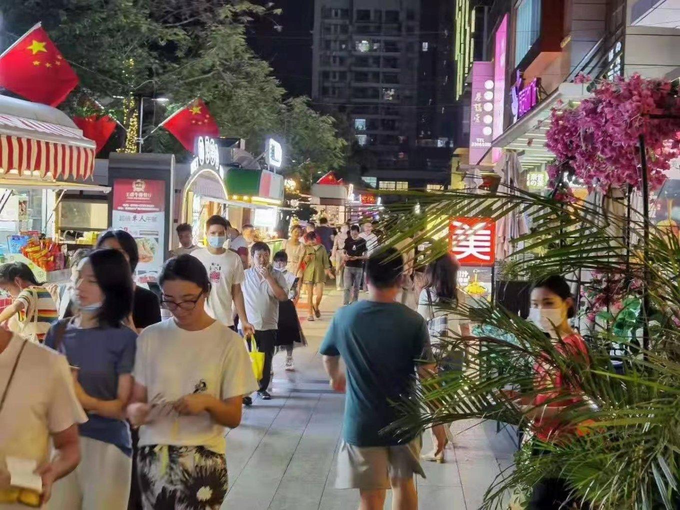 宝安福永大型商场步行街网红花车后一台车手慢无5