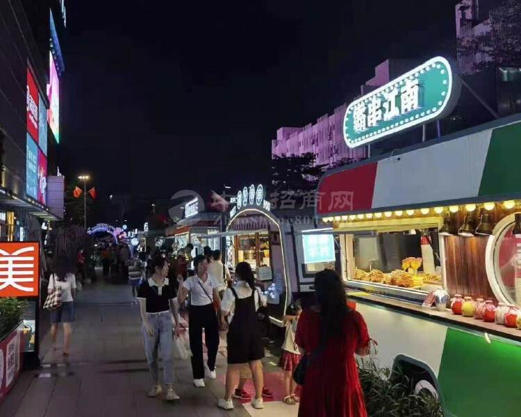 宝安福永大型商场步行街网红花车后一台车手慢无9