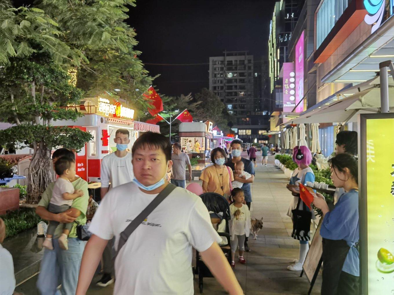 宝安福永商场外网红小吃街甲方特招电子烟租金65001