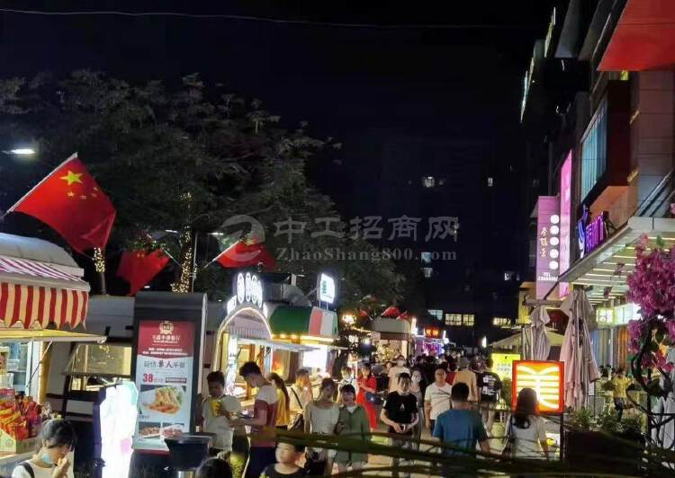 宝安福永大型商场步行街网红花车后一台车手慢无7