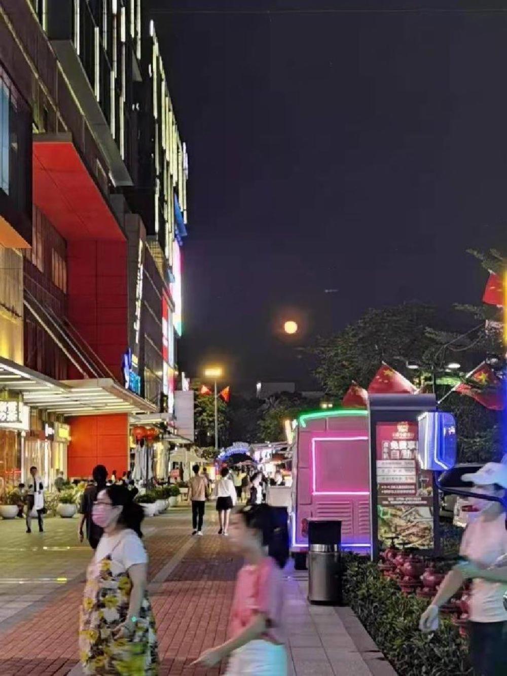 宝安福永大型商场步行街网红花车后一台车手慢无3
