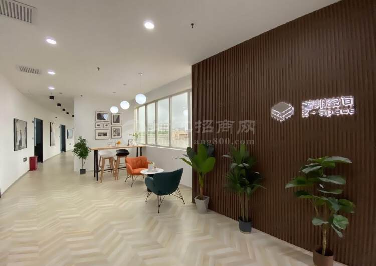 张江高科地铁口7500元全包8人间办公室全新精装带家具2