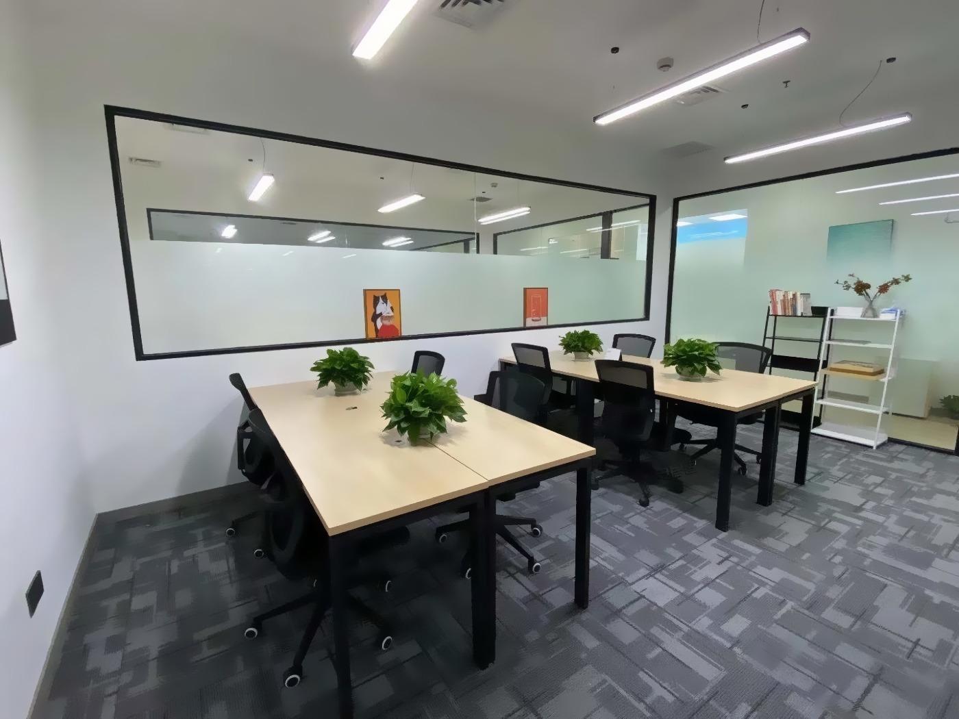 张江高科地铁口7500元全包8人间办公室全新精装带家具
