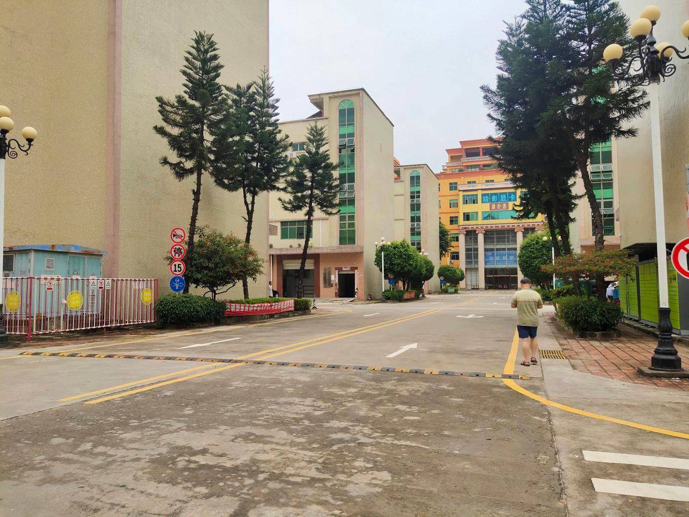 公明楼村2楼1200平精装修厂房出租可分租水电齐全