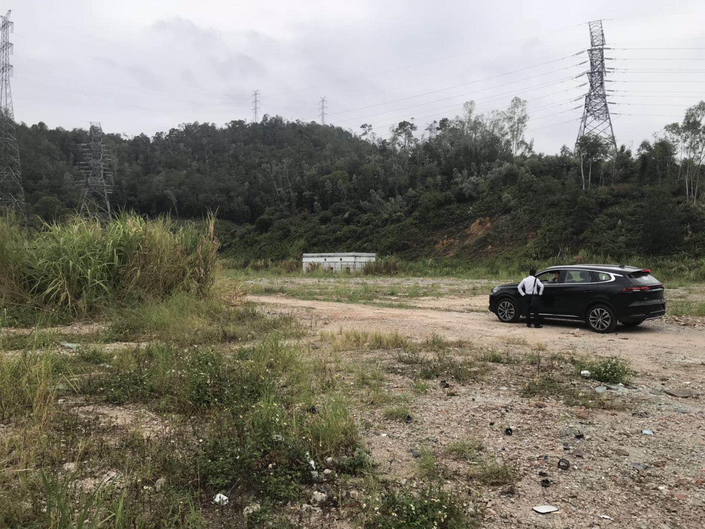 龙岗同乐路边空地3000平出租，租金便宜，行业不限2