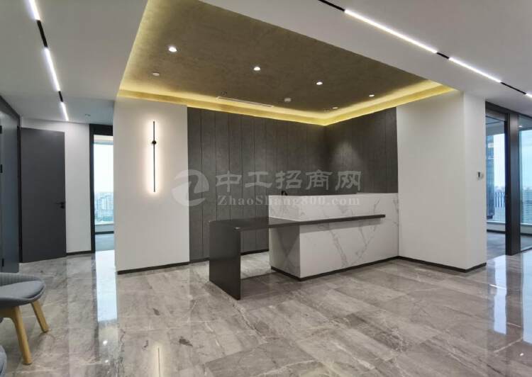 陆家嘴地铁口国家开发，上海证券旁上海国际大厦精装正对电梯口1