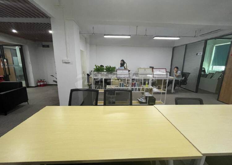 开发商西丽云谷二期150平小户型办公室出租，60一平。2