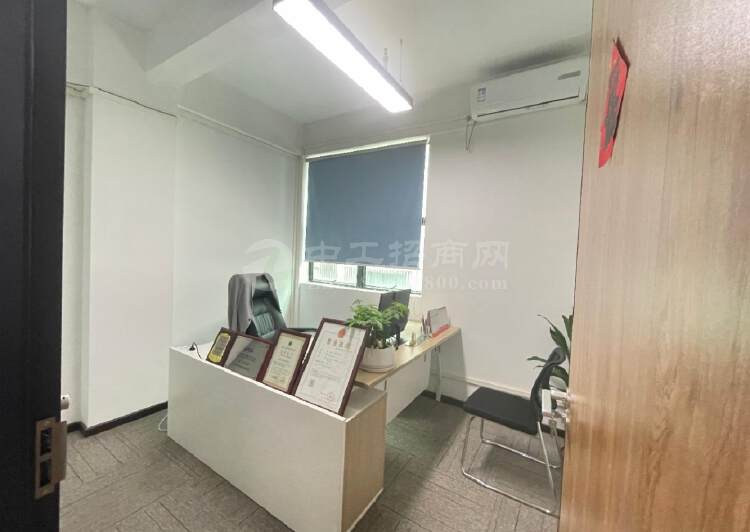开发商西丽云谷二期150平小户型办公室出租，60一平。4