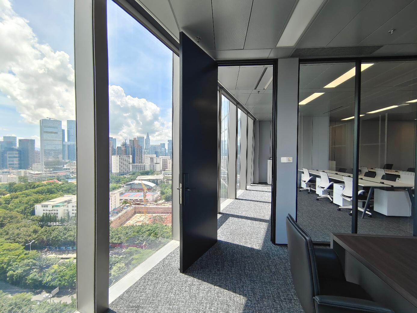 开发商高品质汉京金融中心高层300平豪装配家私