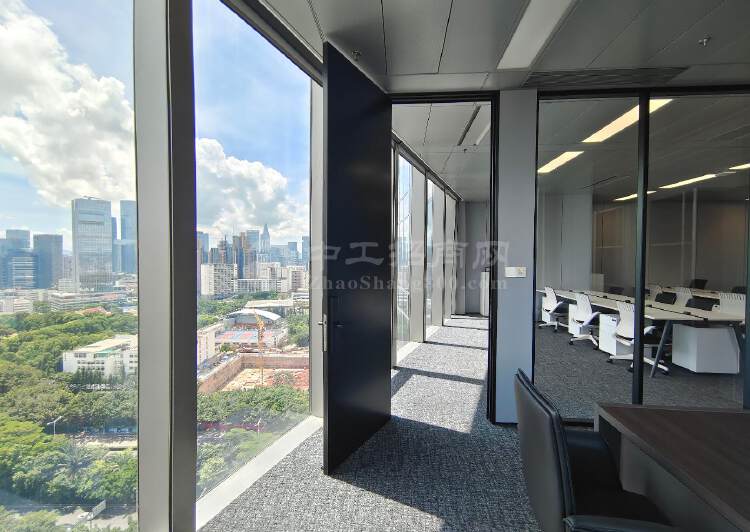 开发商高品质汉京金融中心高层300平豪装配家私6