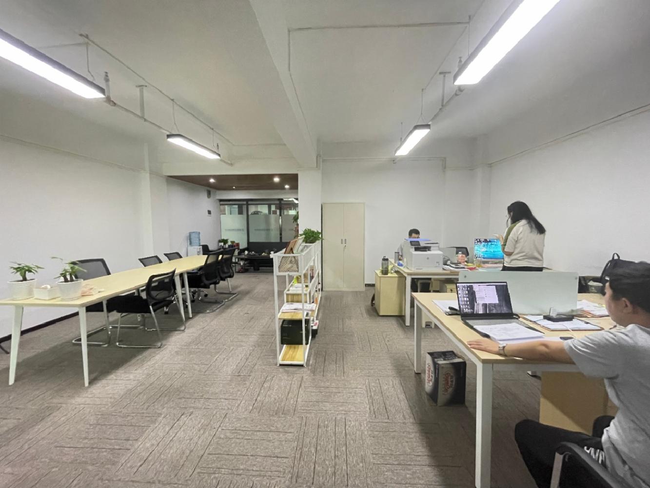 开发商西丽云谷二期150平小户型办公室出租，60一平。