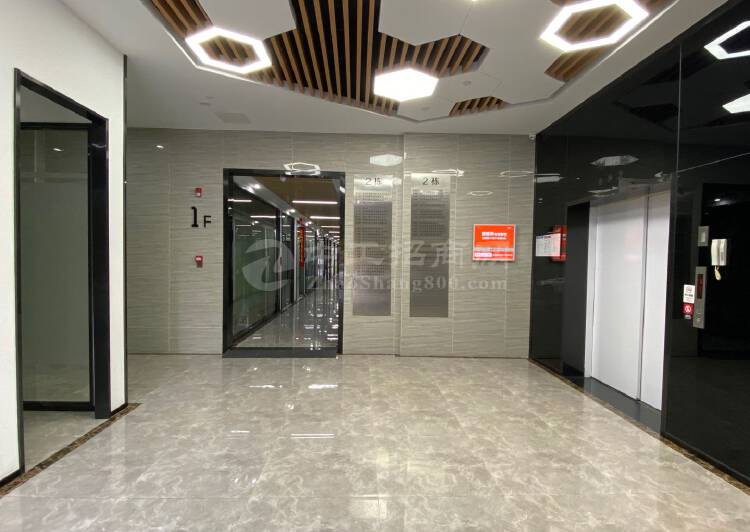 茶光西丽地铁口科技园2+1格局可带家私大小面积有办公室出租3