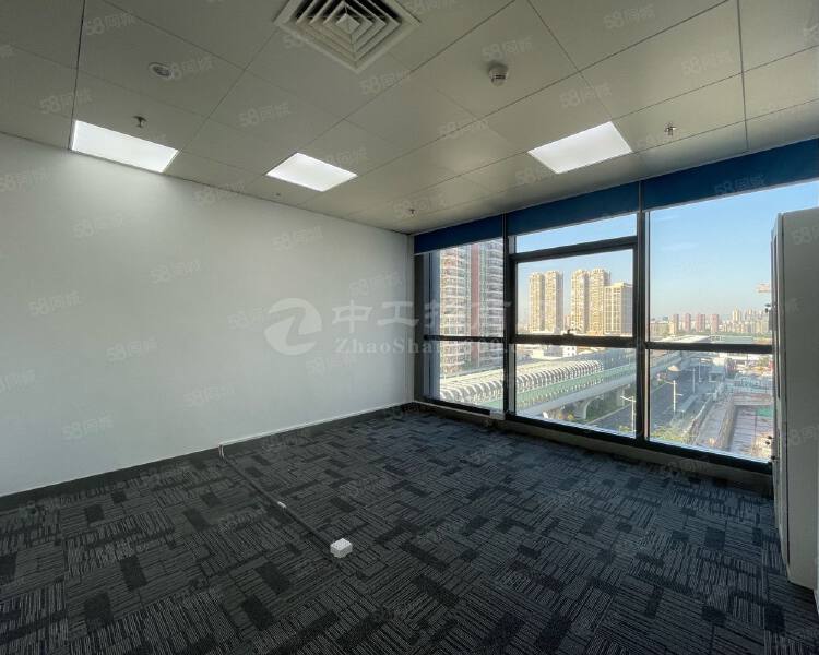 龙华清湖地铁口200平办公室，带家私中央空调拎包办公好停车