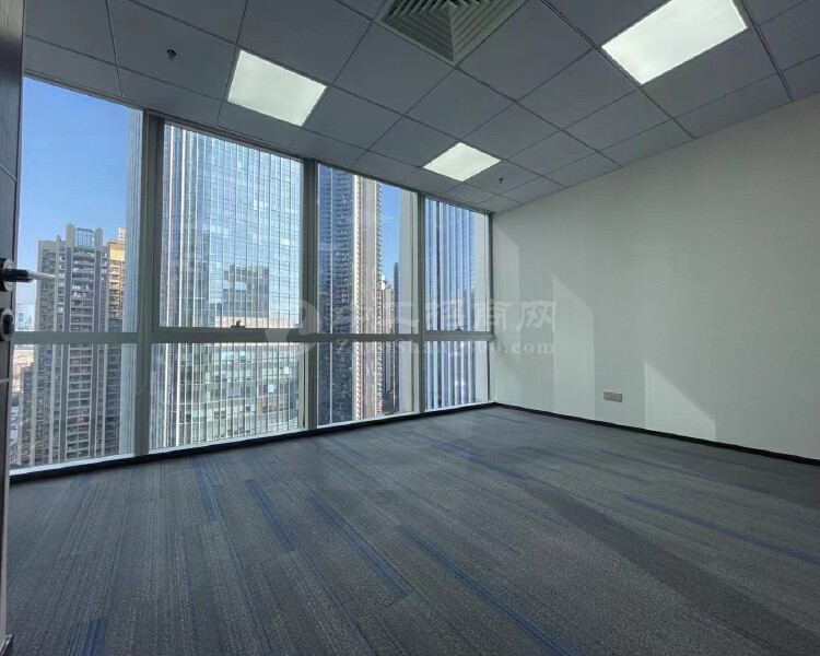 科技园大冲商务中心全新装修801平4+2格局电梯口办公室出租