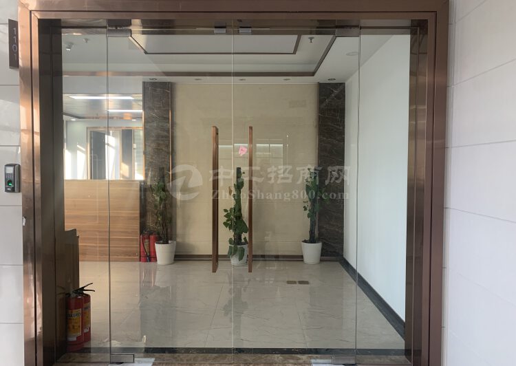 福田中心区410平精装办公室出租正电梯口单位落地窗采光通透1