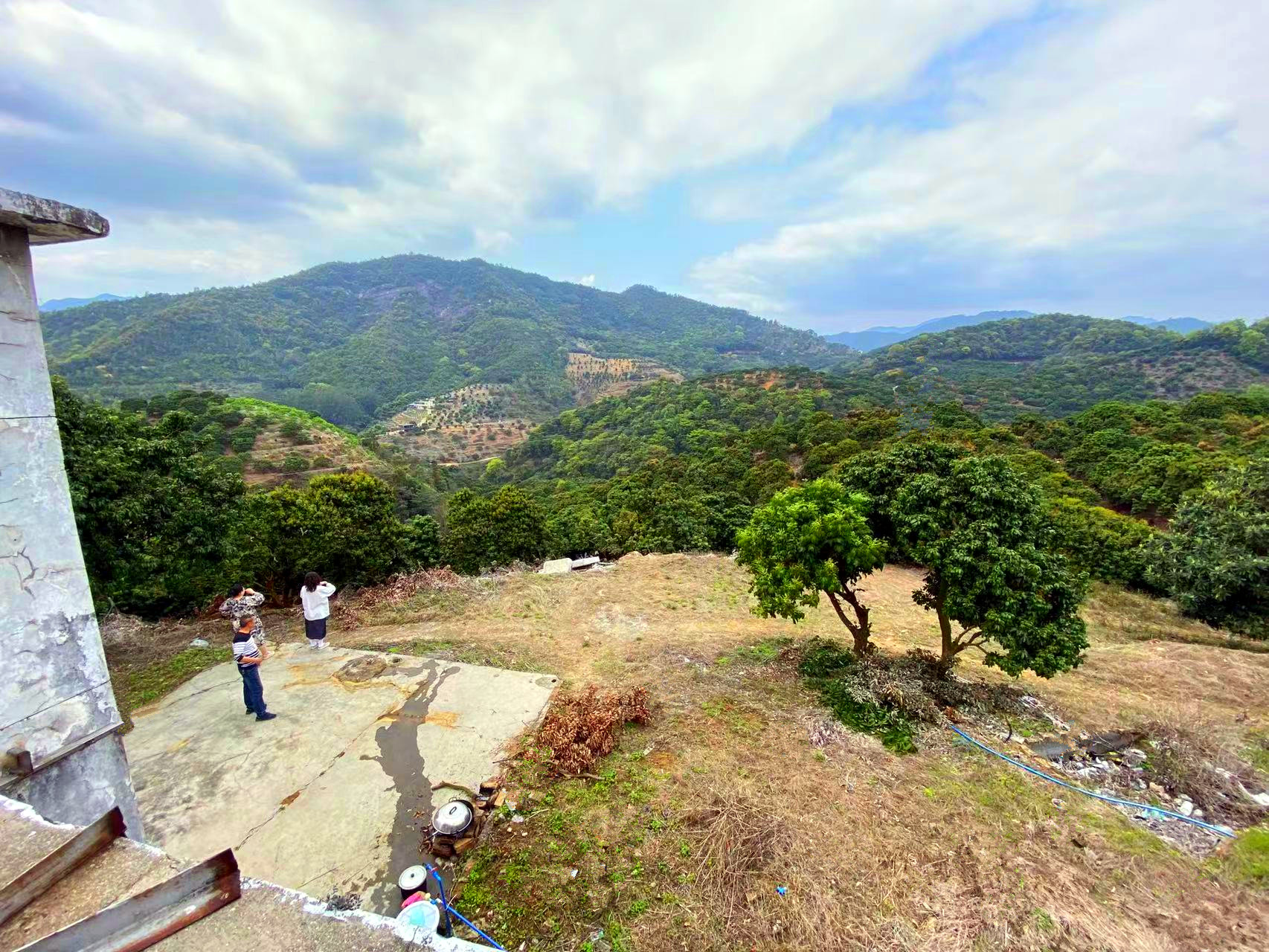 从化区温泉镇旅游区内有70亩果园楼房农庄整体转让7